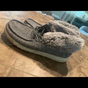 Youth Hey Dude size 3/4